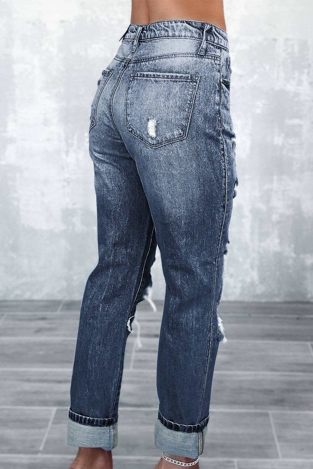 Light Wash Frayed Slim Fit High Waist Jeans