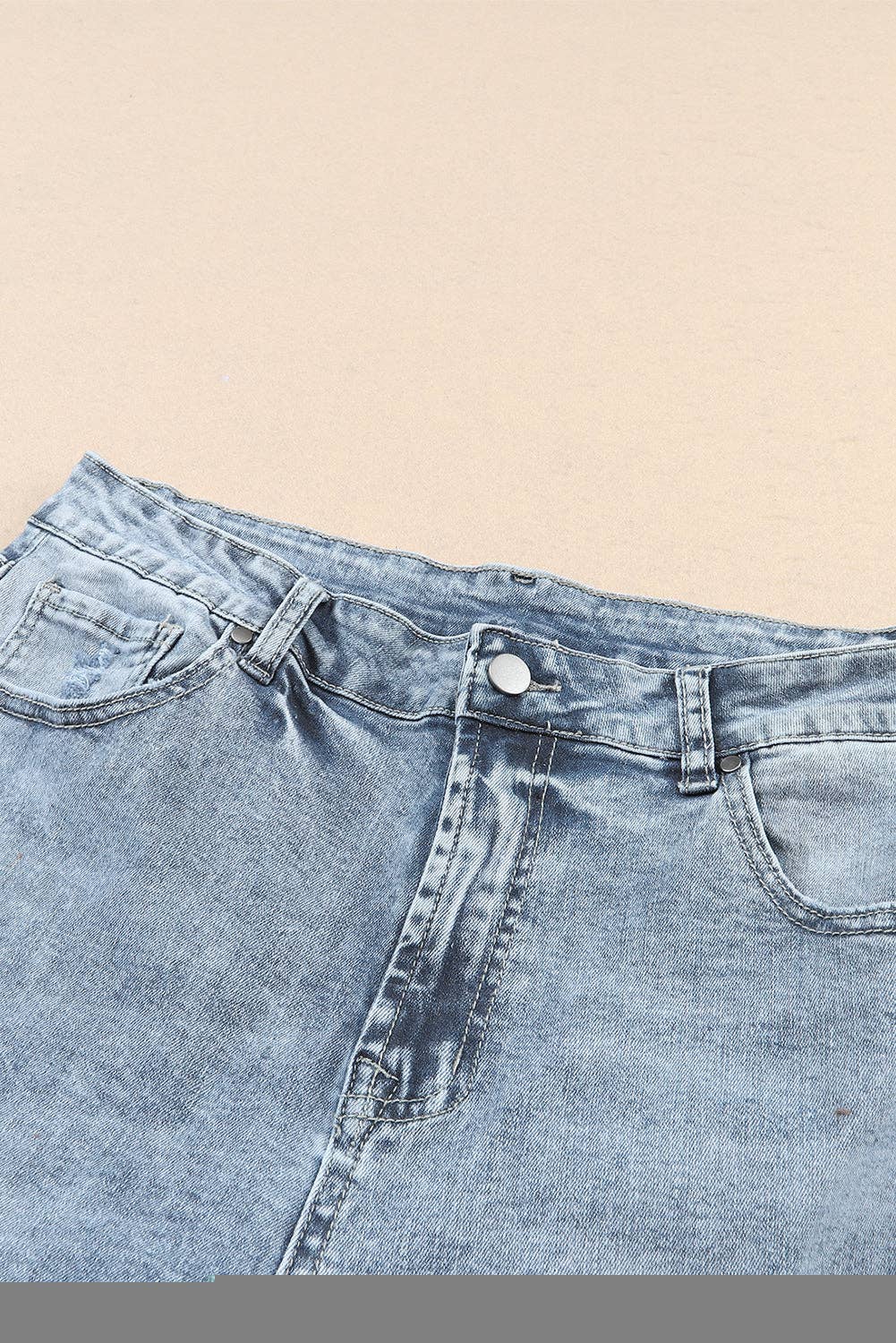 Light Wash Frayed Slim Fit High Waist Jeans