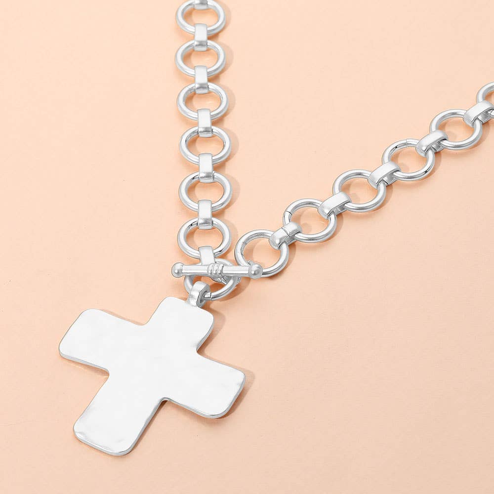 Hammered Matte Metal Cross Pendant Chunky Chain Toggle Necklace