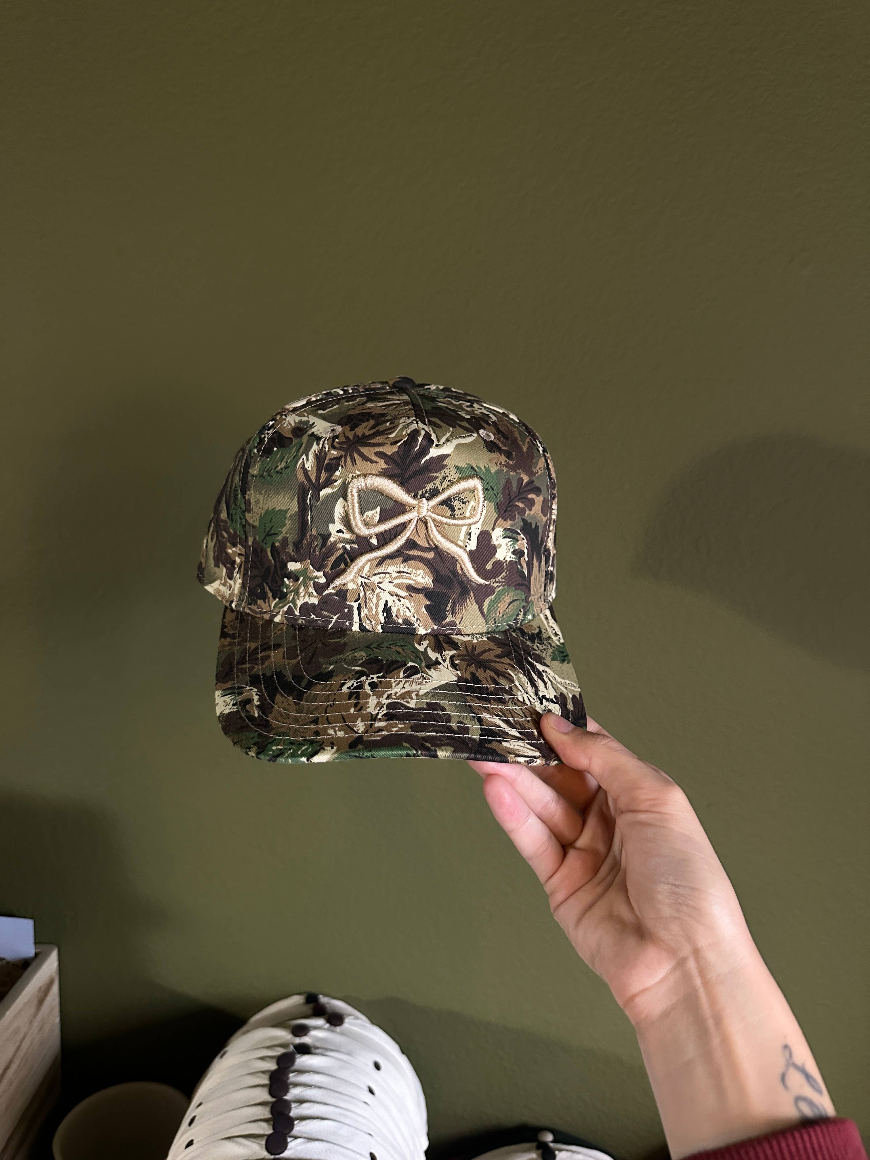 Camo cream bow hat